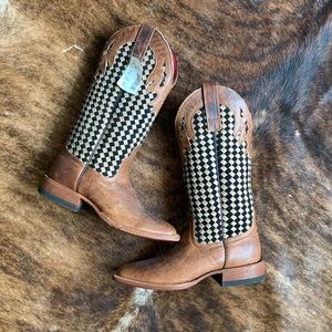 Macie bean Black and Tan cowgirl boots